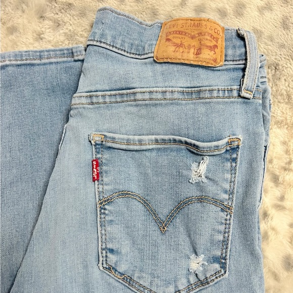 Levi’s Women’s Jeans - Picture 2 of 5